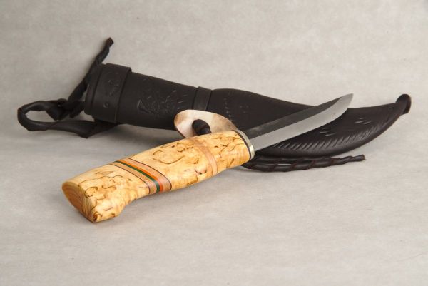 Knife with leather sheath